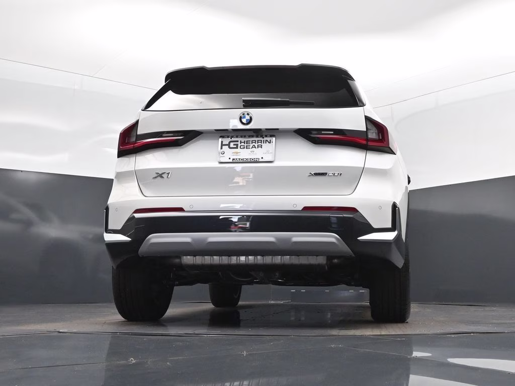 2026 Mineral White Metallic BMW X1 xDrive28i AWD SUV
