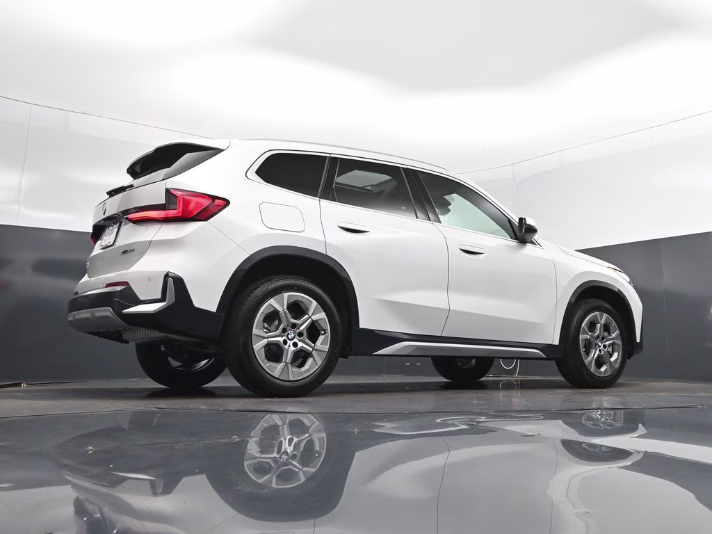 2026 Mineral White Metallic BMW X1 xDrive28i AWD SUV