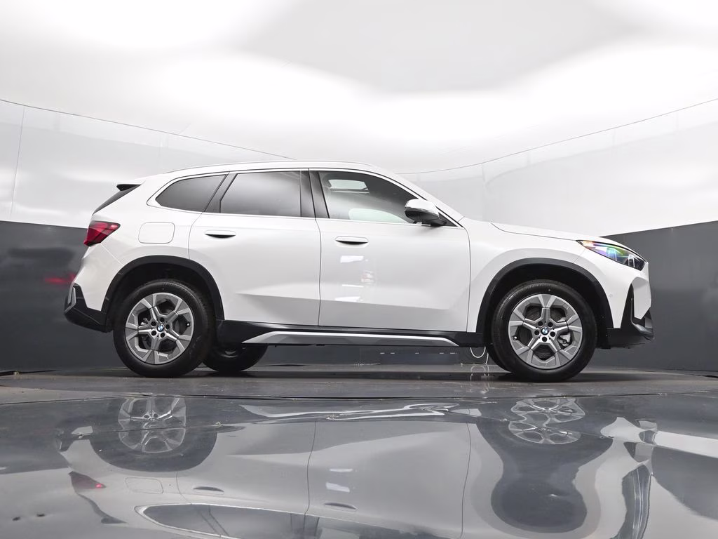 2026 Mineral White Metallic BMW X1 xDrive28i AWD SUV