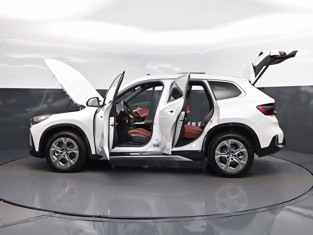 2026 Mineral White Metallic BMW X1 xDrive28i AWD SUV