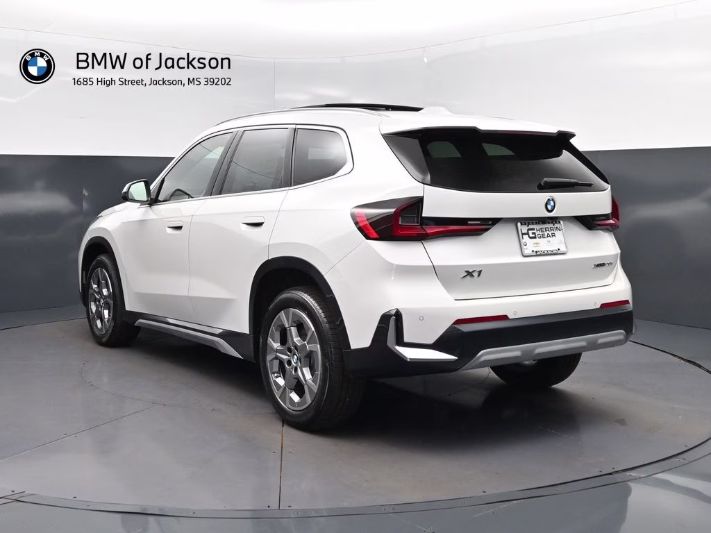 2026 Mineral White Metallic BMW X1 xDrive28i AWD SUV