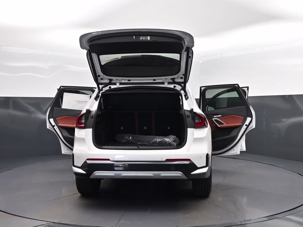 2026 Mineral White Metallic BMW X1 xDrive28i AWD SUV