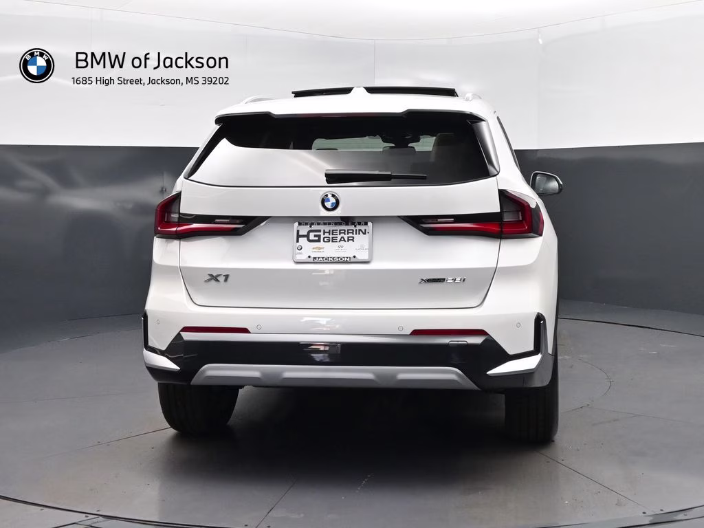 2026 Mineral White Metallic BMW X1 xDrive28i AWD SUV