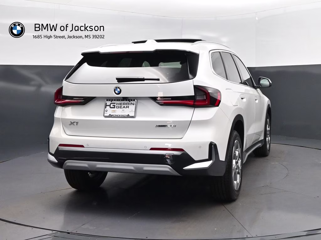 2026 Mineral White Metallic BMW X1 xDrive28i AWD SUV