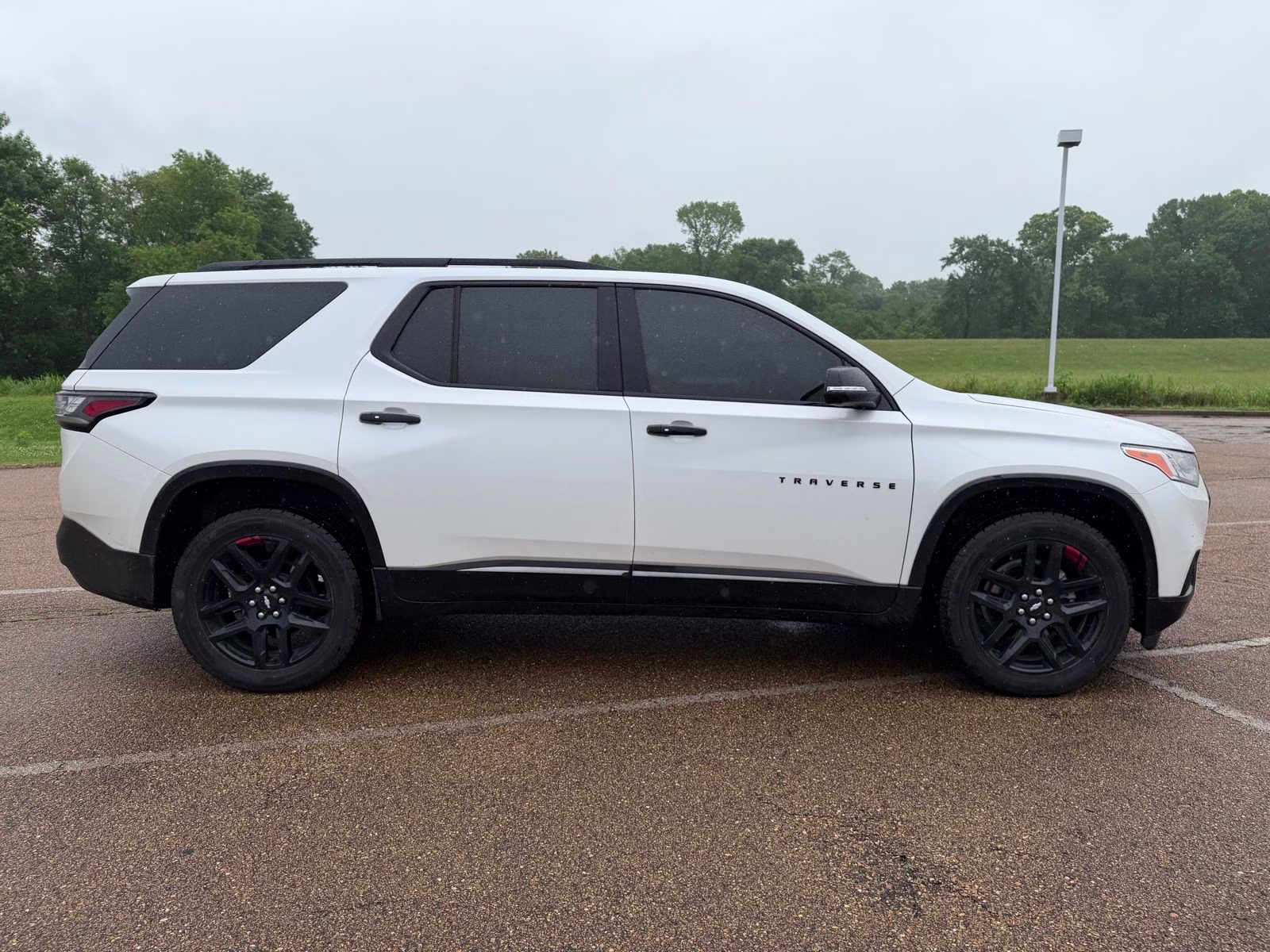 2021 Pearl Chevrolet Traverse Premier FWD SUV