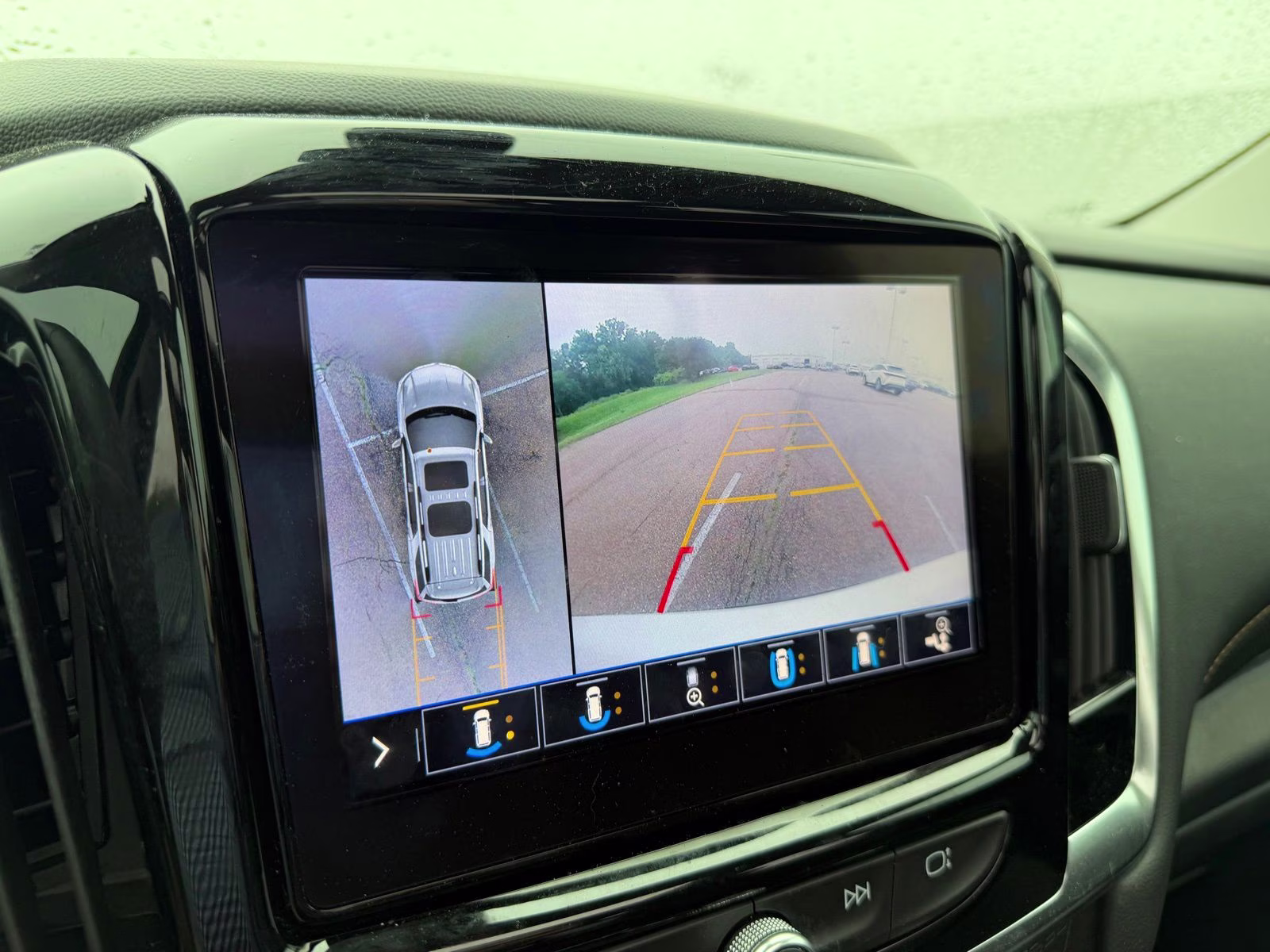 2021 Pearl Chevrolet Traverse Premier FWD SUV