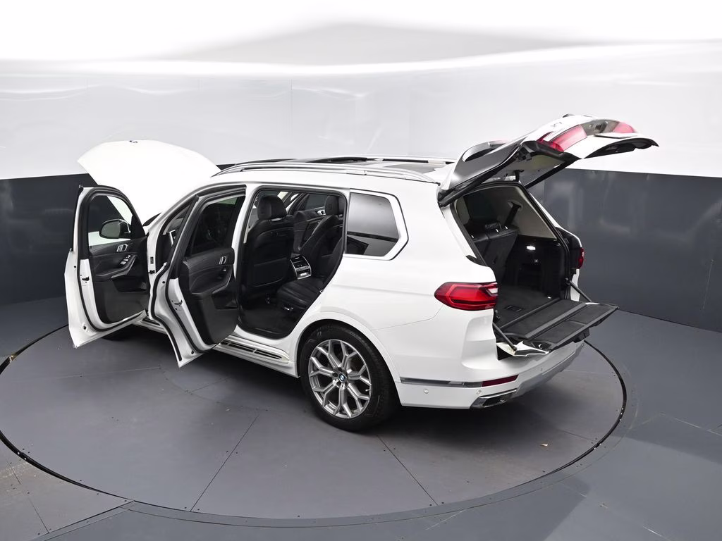 2021 Alpine White BMW X7 xDrive40i AWD SUV