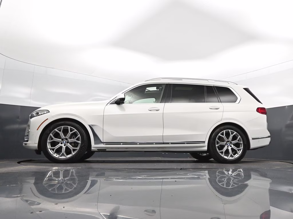 2021 Alpine White BMW X7 xDrive40i AWD SUV