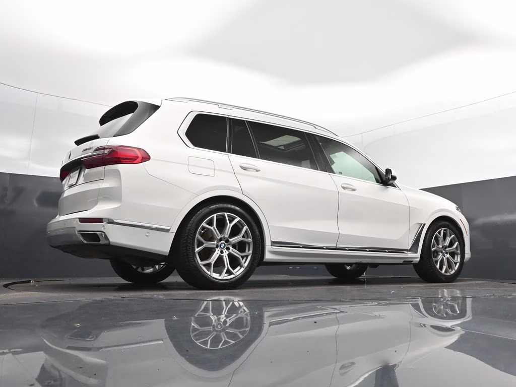 2021 Alpine White BMW X7 xDrive40i AWD SUV
