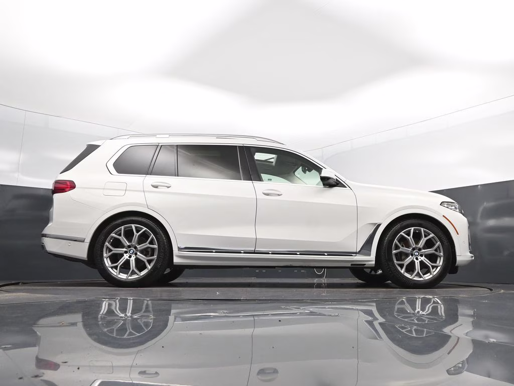 2021 Alpine White BMW X7 xDrive40i AWD SUV