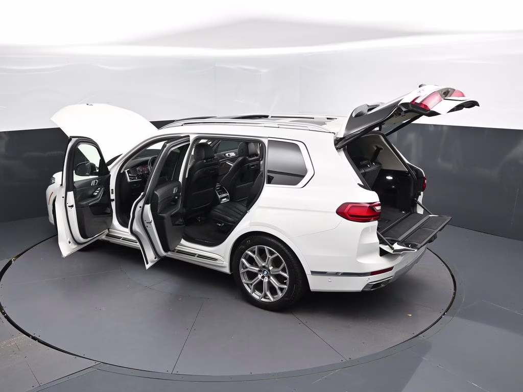 2021 Alpine White BMW X7 xDrive40i AWD SUV