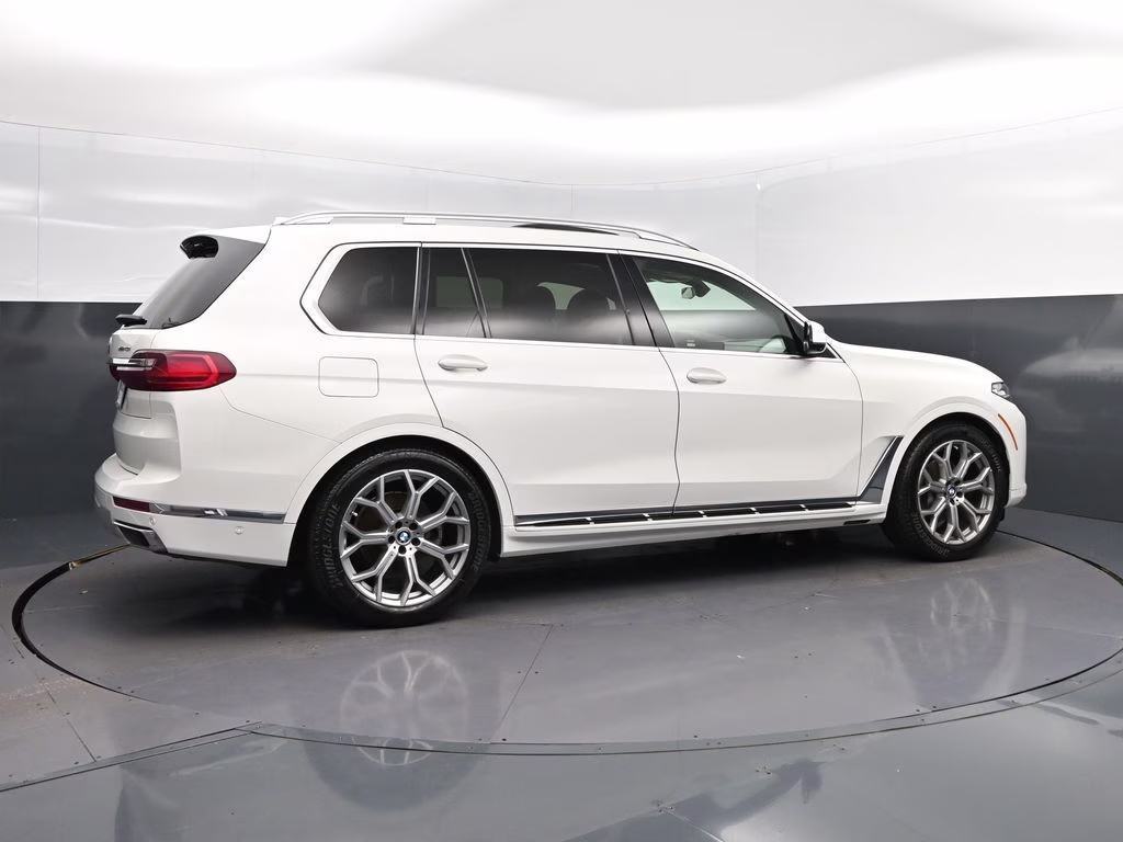 2021 Alpine White BMW X7 xDrive40i AWD SUV