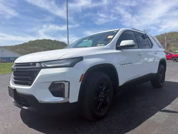 2023 Summit White Chevrolet Traverse LT AWD SUV