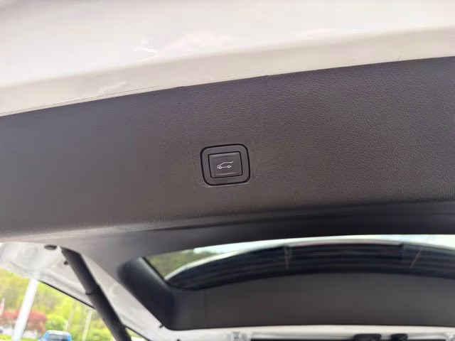 2023 Summit White Chevrolet Traverse LT AWD SUV