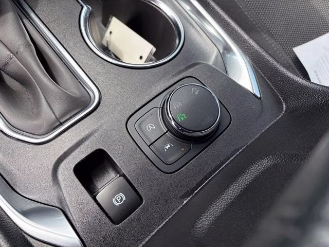 2023 Summit White Chevrolet Traverse LT AWD SUV