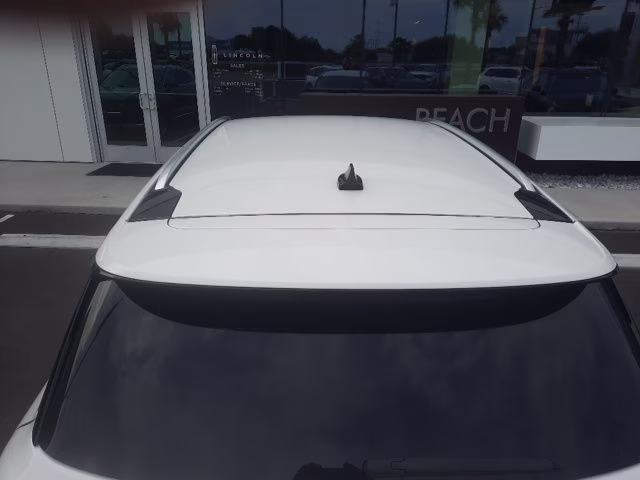 2020 Pristine White Lincoln Corsair Standard FWD SUV