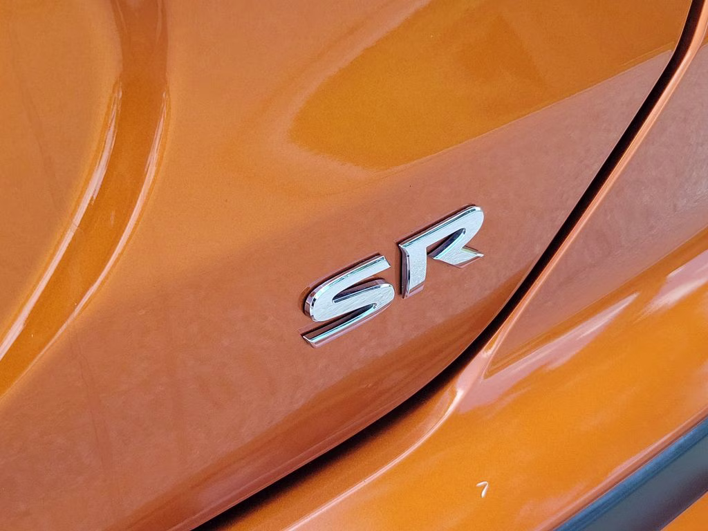 2023 Monarch Orange Metallic/Super Black Nissan Kicks SR FWD SUV