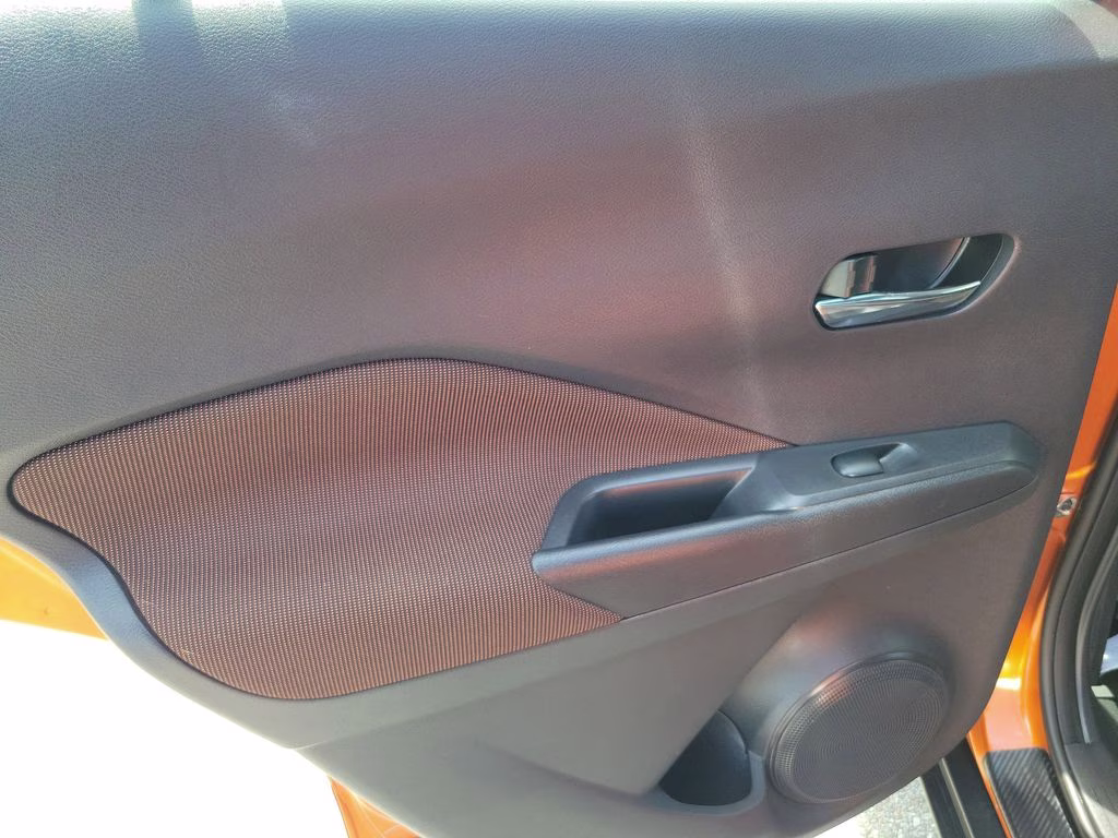 2023 Monarch Orange Metallic/Super Black Nissan Kicks SR FWD SUV
