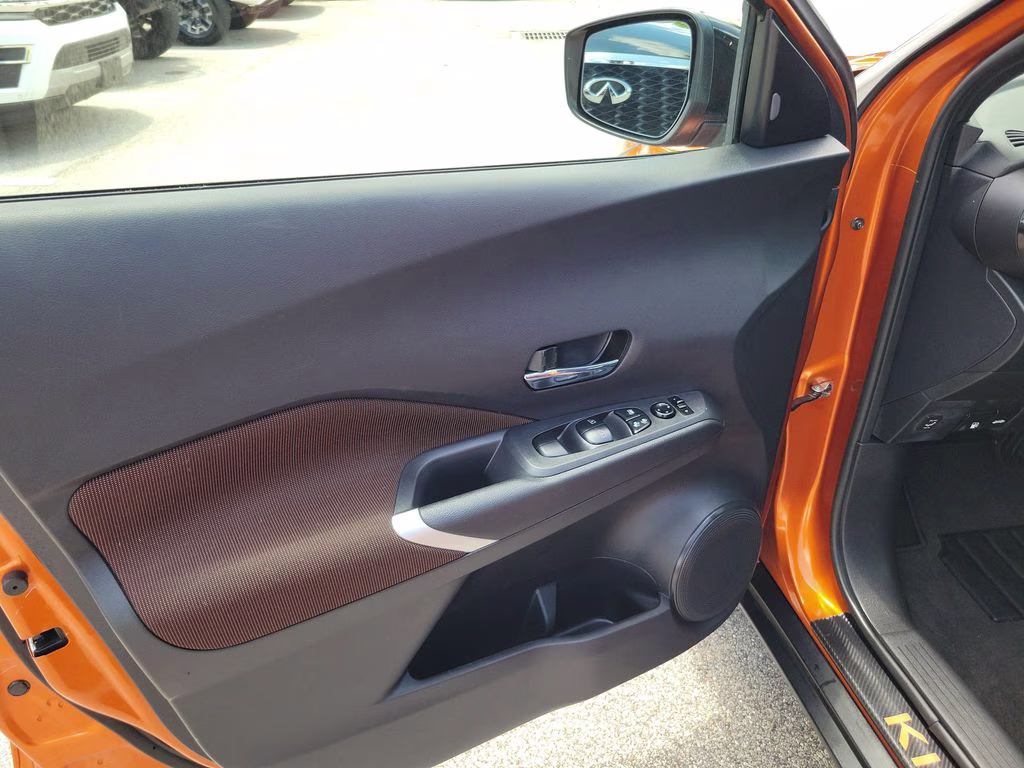 2023 Monarch Orange Metallic/Super Black Nissan Kicks SR FWD SUV