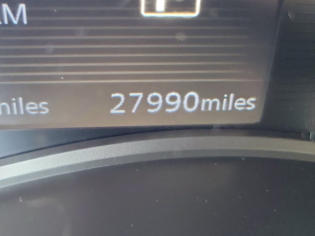 2023 Monarch Orange Metallic/Super Black Nissan Kicks SR FWD SUV