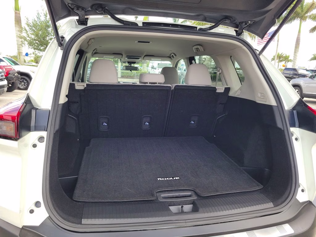 2023 Pearl White Tricoat Nissan Rogue SV FWD SUV
