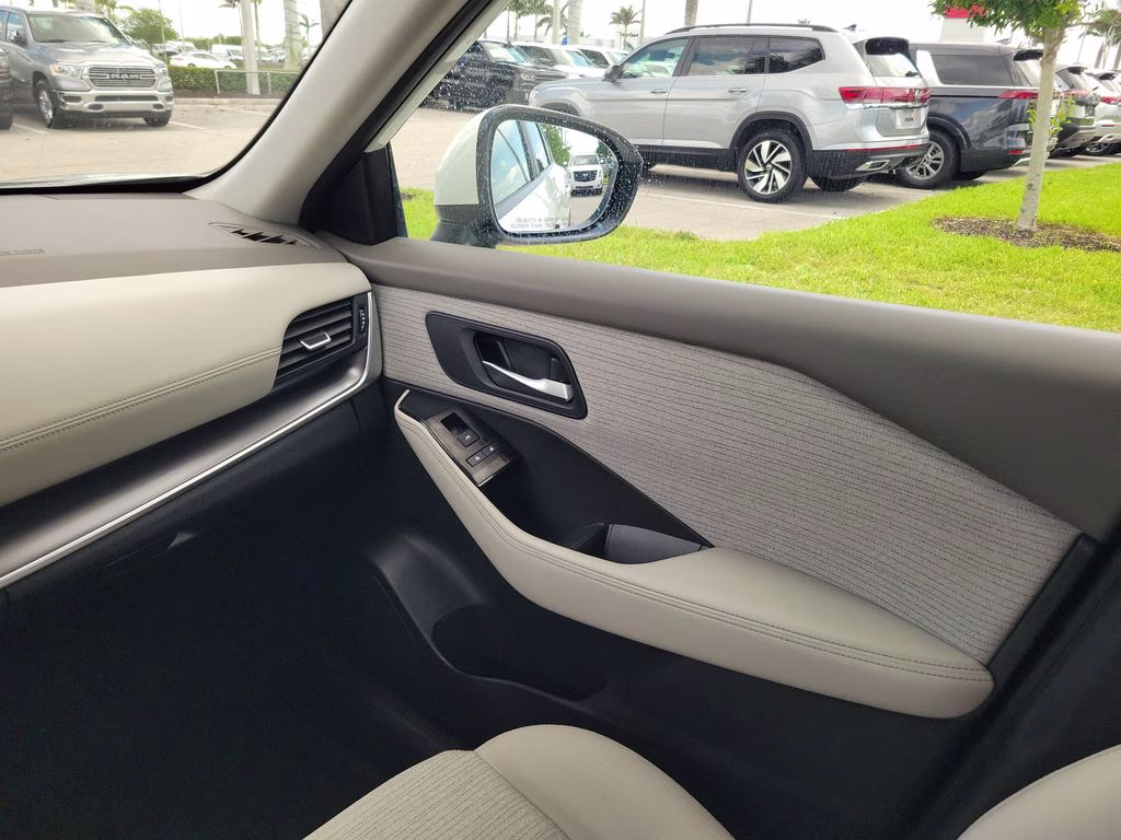 2023 Pearl White Tricoat Nissan Rogue SV FWD SUV