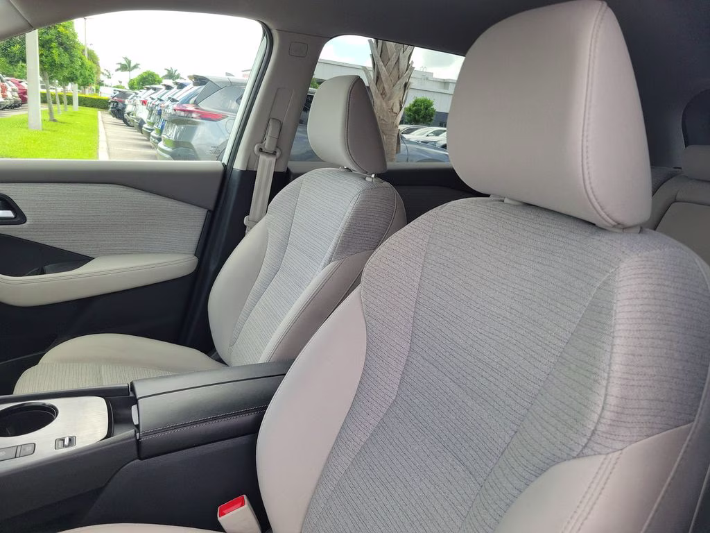 2023 Pearl White Tricoat Nissan Rogue SV FWD SUV