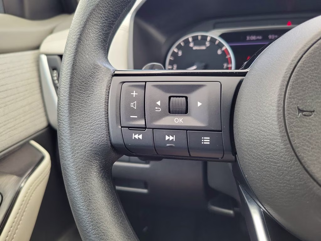 2023 Pearl White Tricoat Nissan Rogue SV FWD SUV