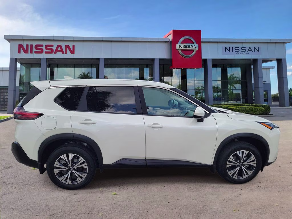 2023 Pearl White Tricoat Nissan Rogue SV FWD SUV
