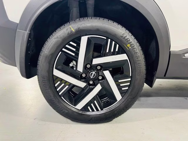 2026 Aspen White/Super Black Nissan Kicks SV FWD SUV