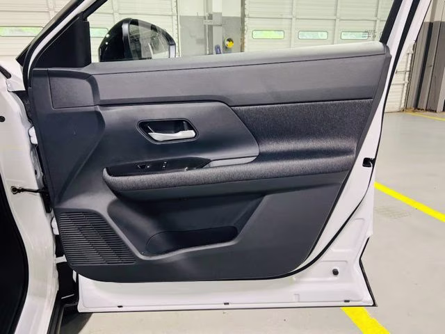 2026 Aspen White/Super Black Nissan Kicks SV FWD SUV