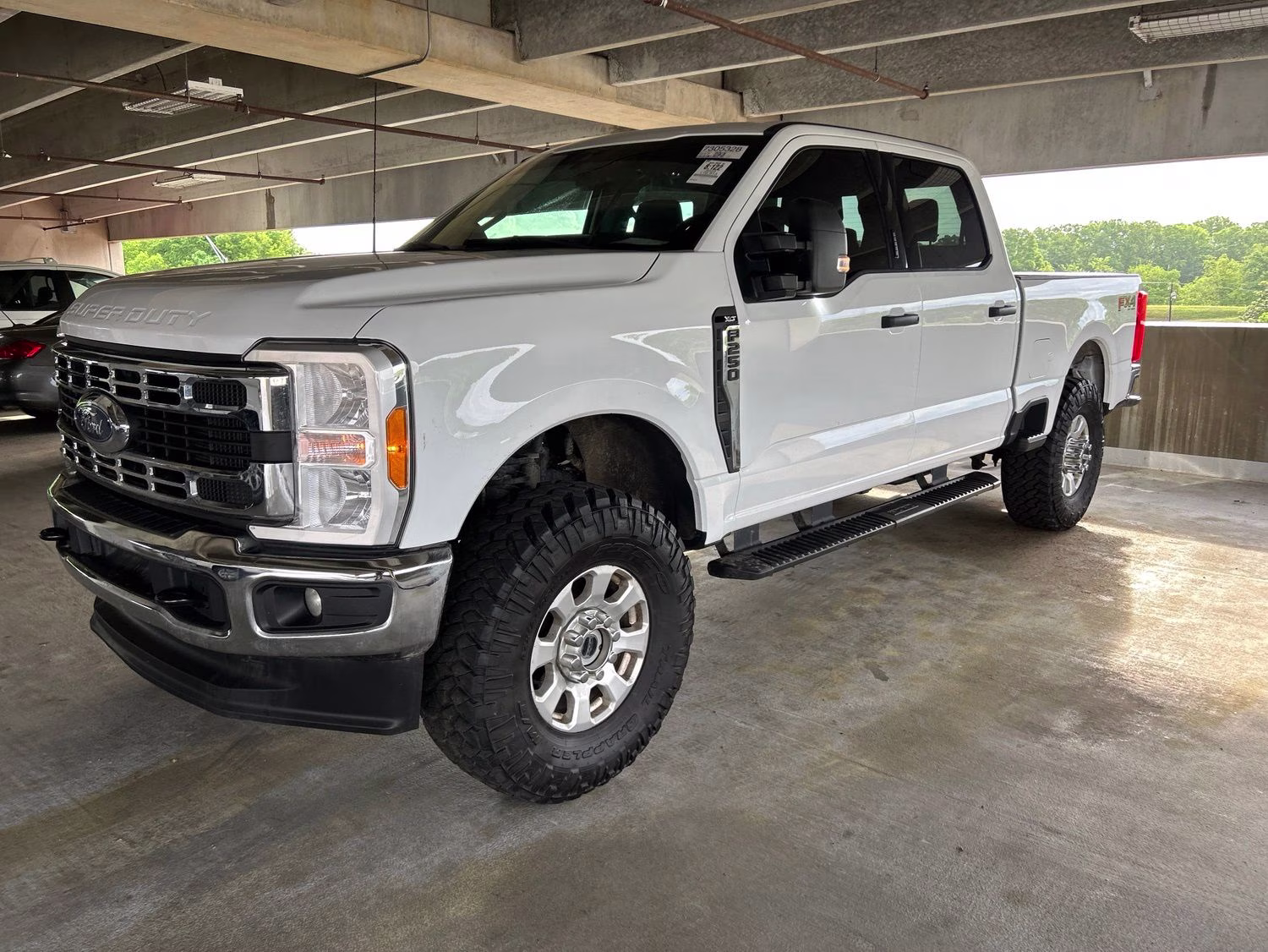 2023 Oxford White Ford Super Duty F-250 SRW XLT 4X4 Truck