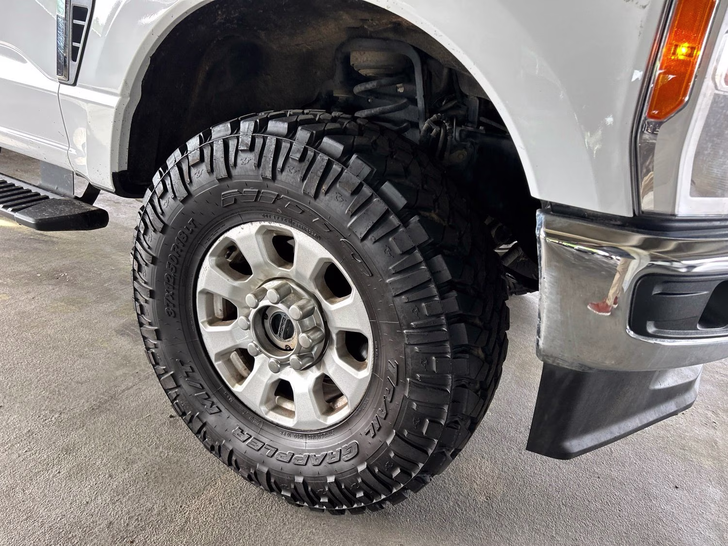 2023 Oxford White Ford Super Duty F-250 SRW XLT 4X4 Truck