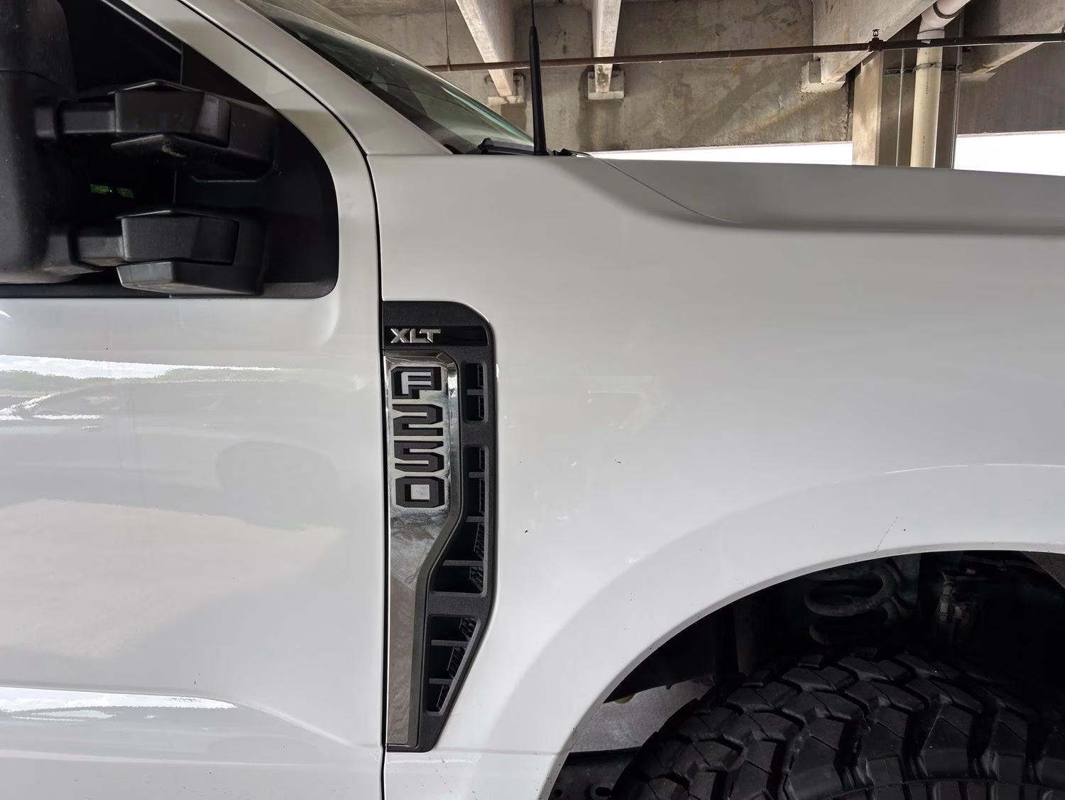 2023 Oxford White Ford Super Duty F-250 SRW XLT 4X4 Truck