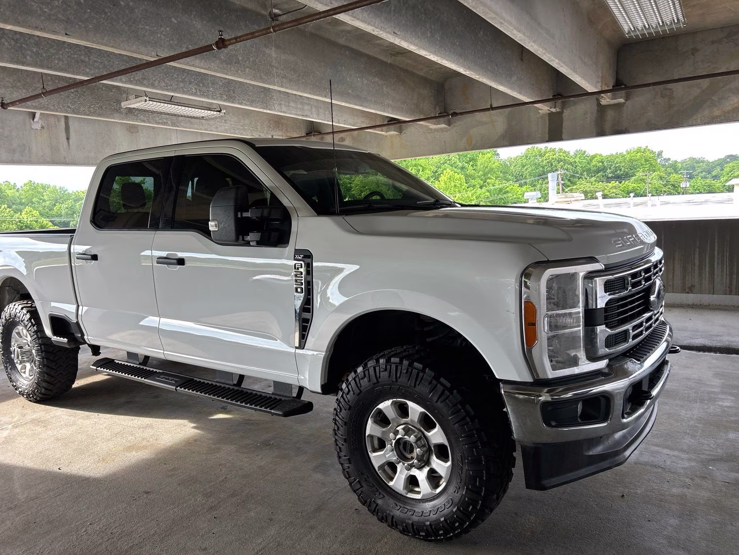 2023 Oxford White Ford Super Duty F-250 SRW XLT 4X4 Truck