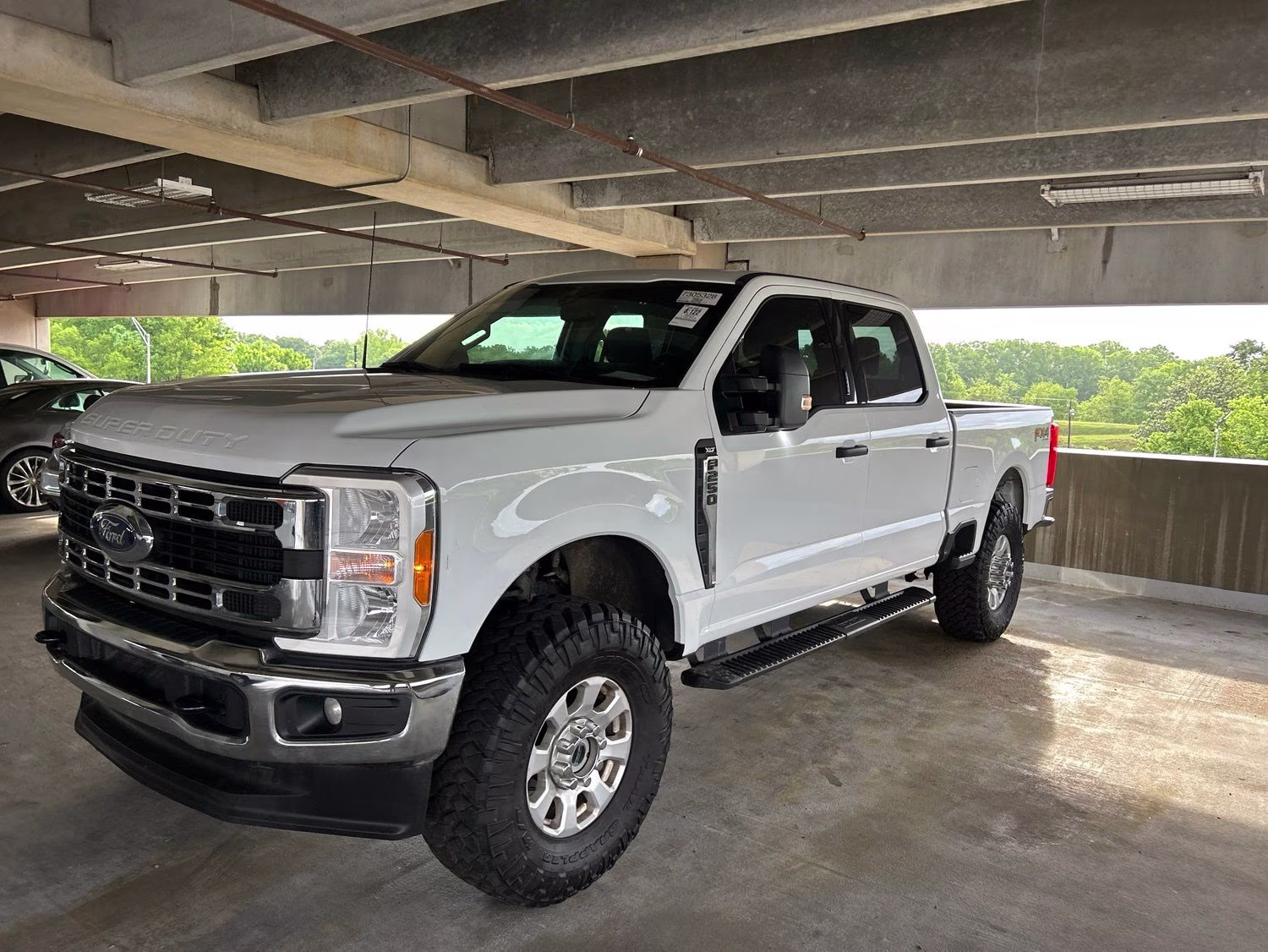 2023 Oxford White Ford Super Duty F-250 SRW XLT 4X4 Truck
