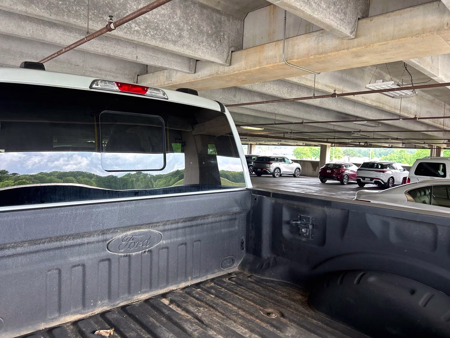 2023 Oxford White Ford Super Duty F-250 SRW XLT 4X4 Truck