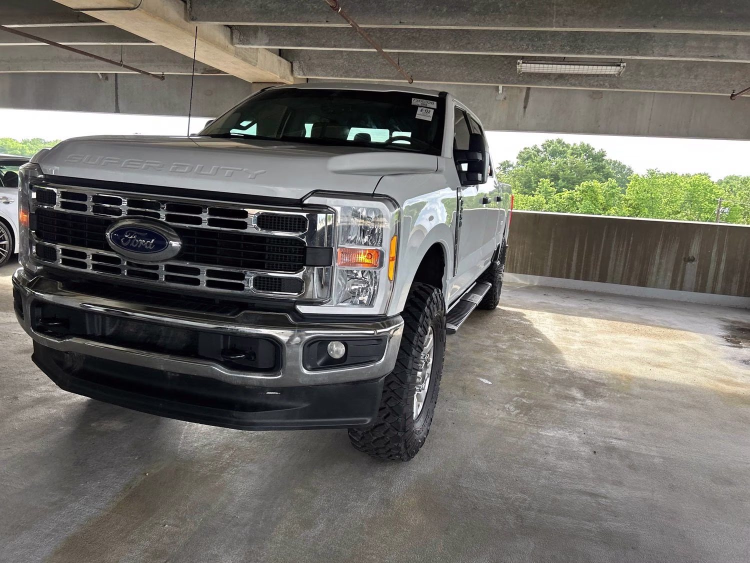 2023 Oxford White Ford Super Duty F-250 SRW XLT 4X4 Truck