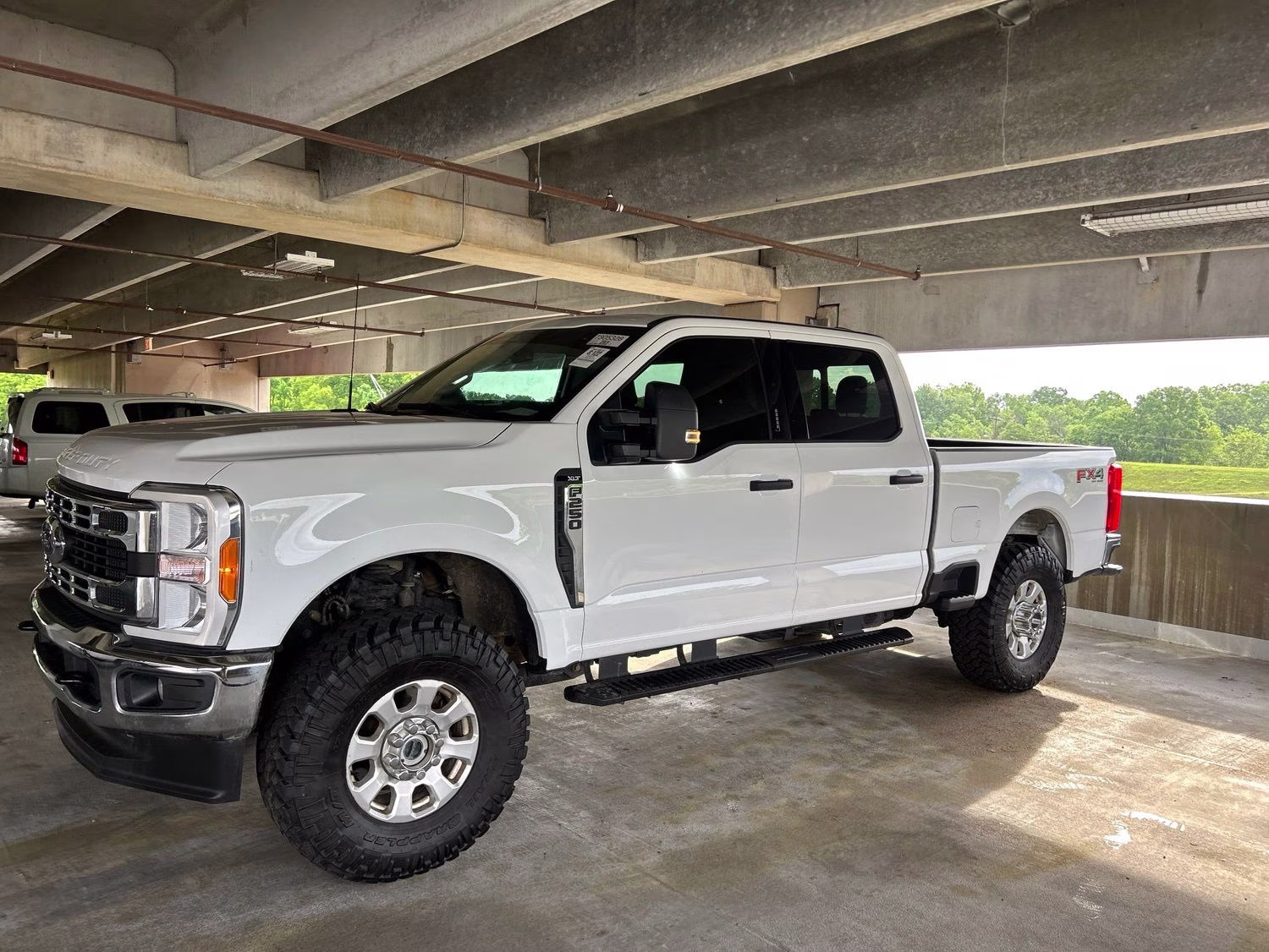 2023 Oxford White Ford Super Duty F-250 SRW XLT 4X4 Truck