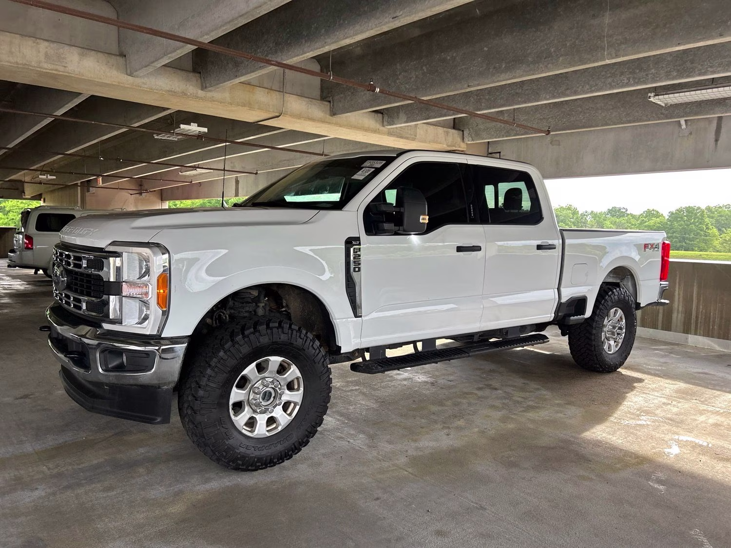 2023 Oxford White Ford Super Duty F-250 SRW XLT 4X4 Truck