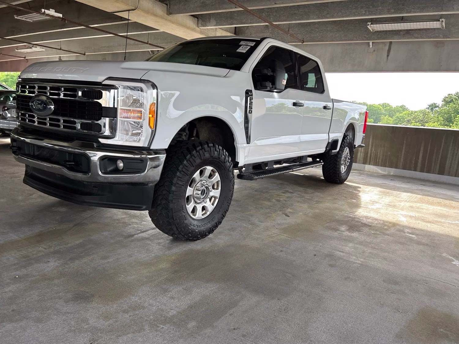 2023 Oxford White Ford Super Duty F-250 SRW XLT 4X4 Truck