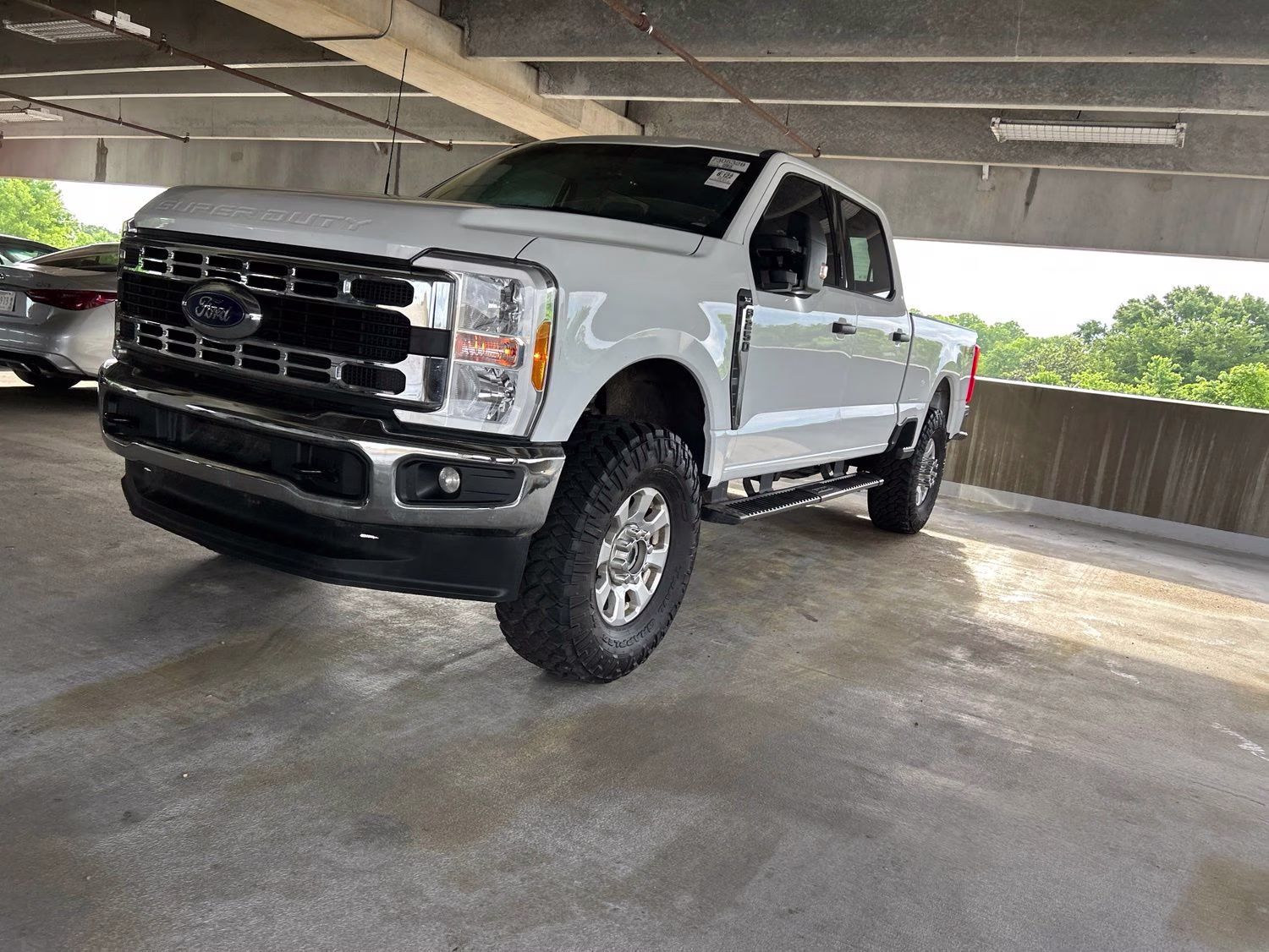 2023 Oxford White Ford Super Duty F-250 SRW XLT 4X4 Truck