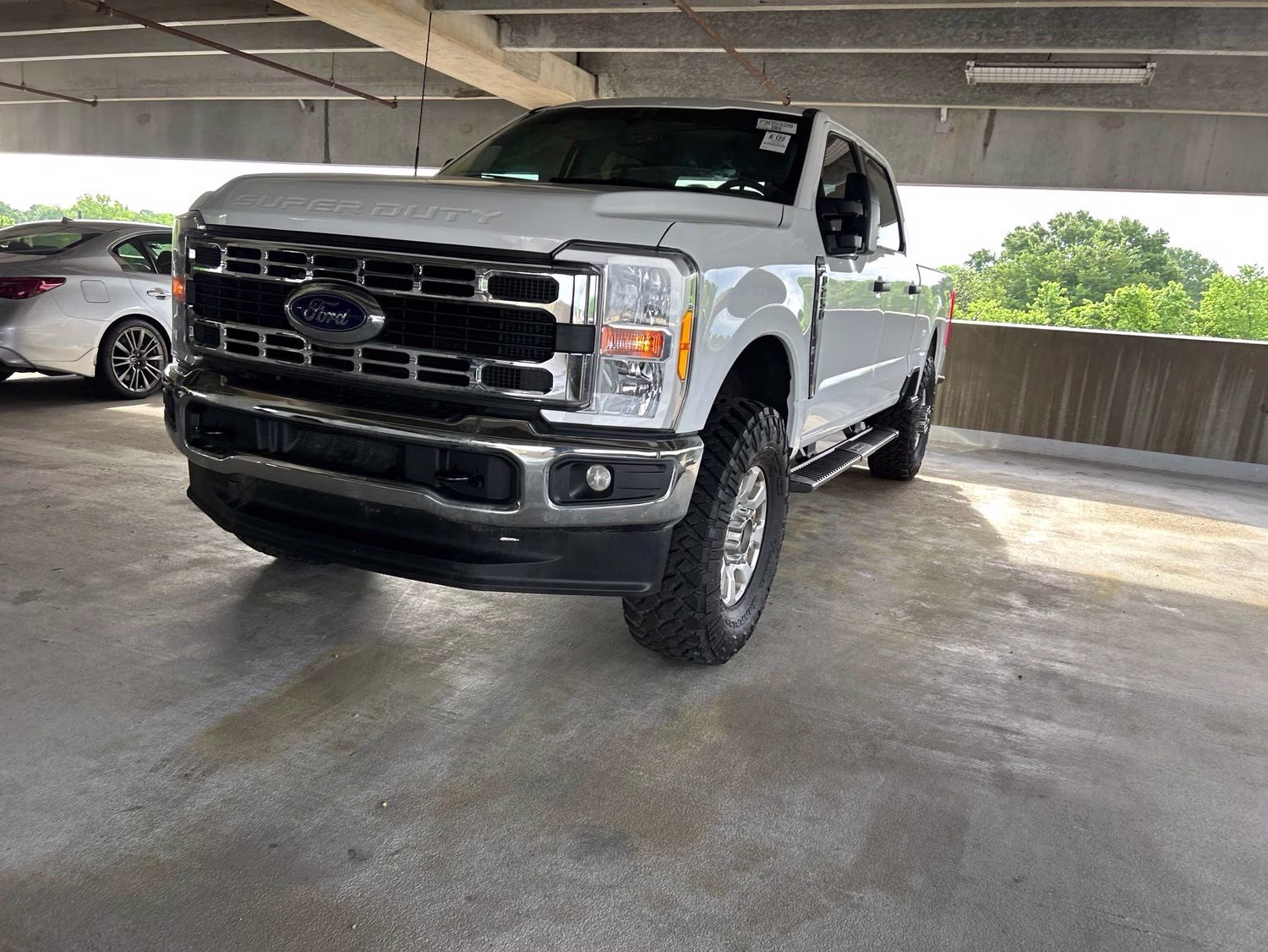 2023 Oxford White Ford Super Duty F-250 SRW XLT 4X4 Truck
