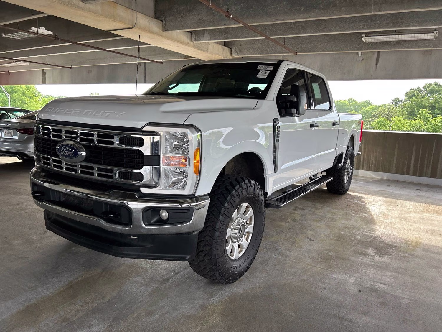 2023 Oxford White Ford Super Duty F-250 SRW XLT 4X4 Truck