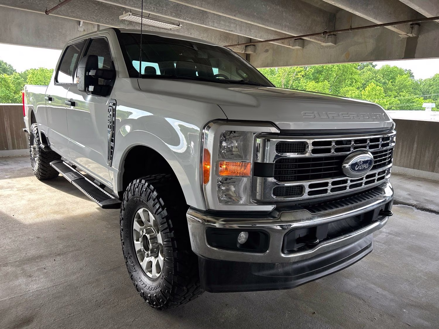 2023 Oxford White Ford Super Duty F-250 SRW XLT 4X4 Truck