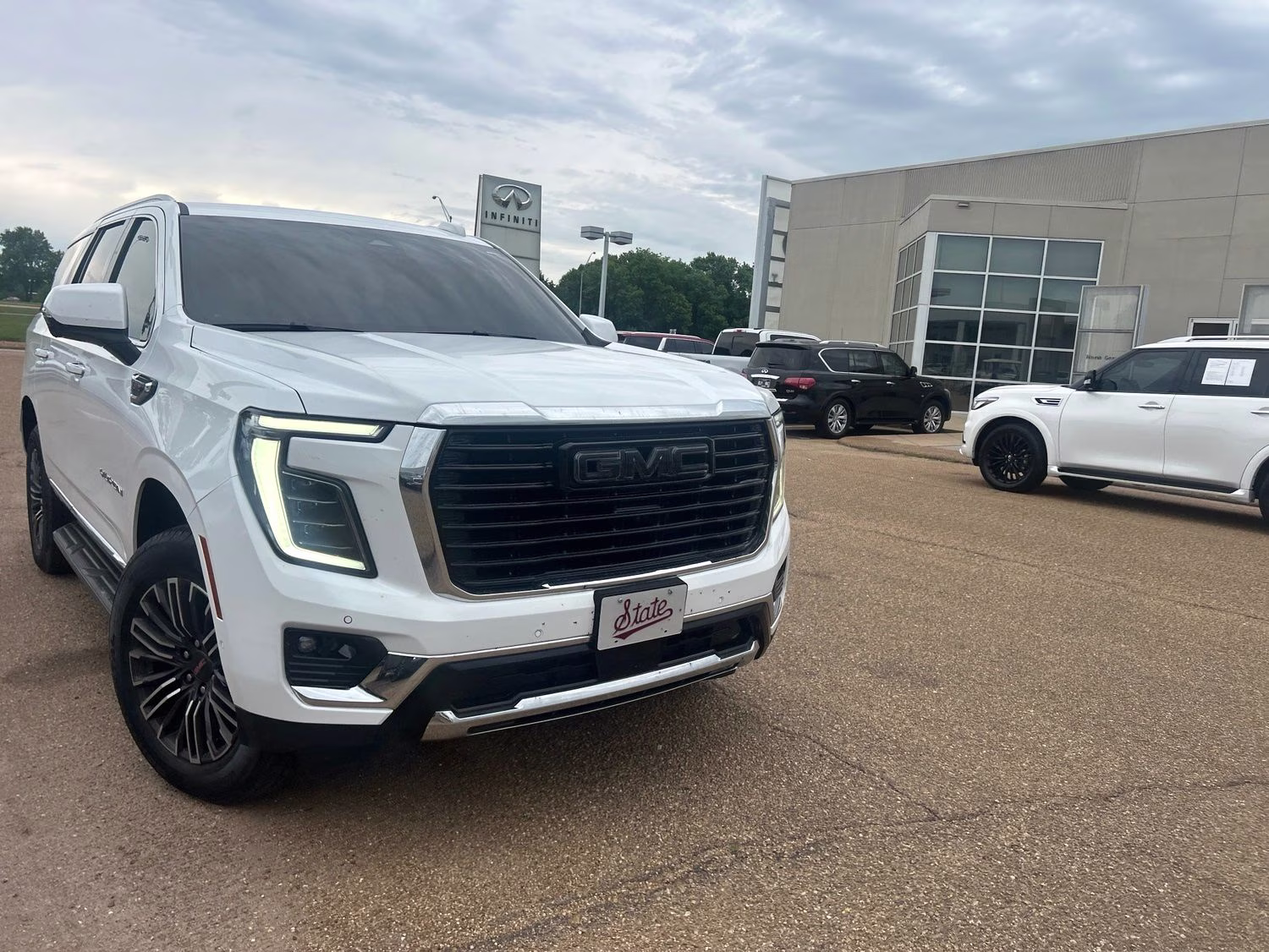2025 Summit White GMC Yukon Elevation 4X4 SUV