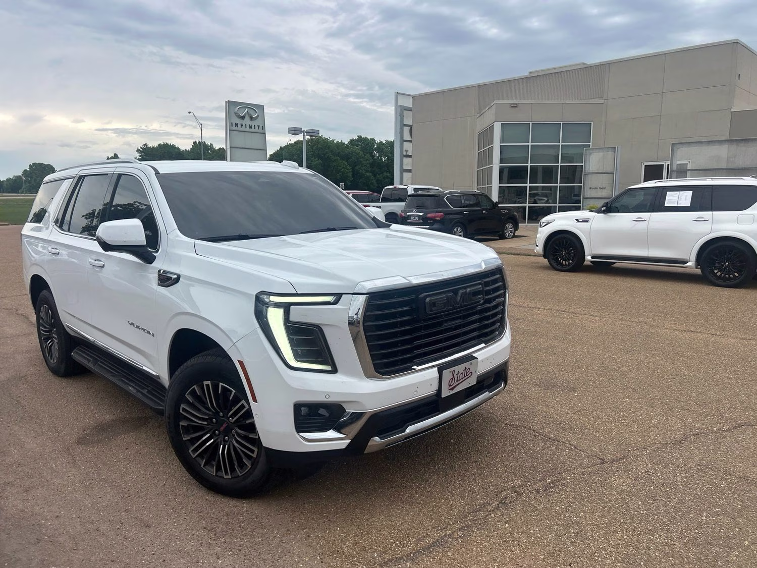 2025 Summit White GMC Yukon Elevation 4X4 SUV