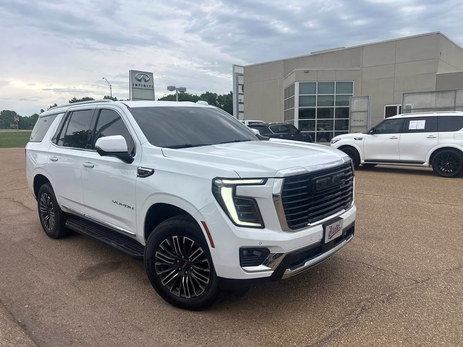 2025 Summit White GMC Yukon Elevation 4X4 SUV