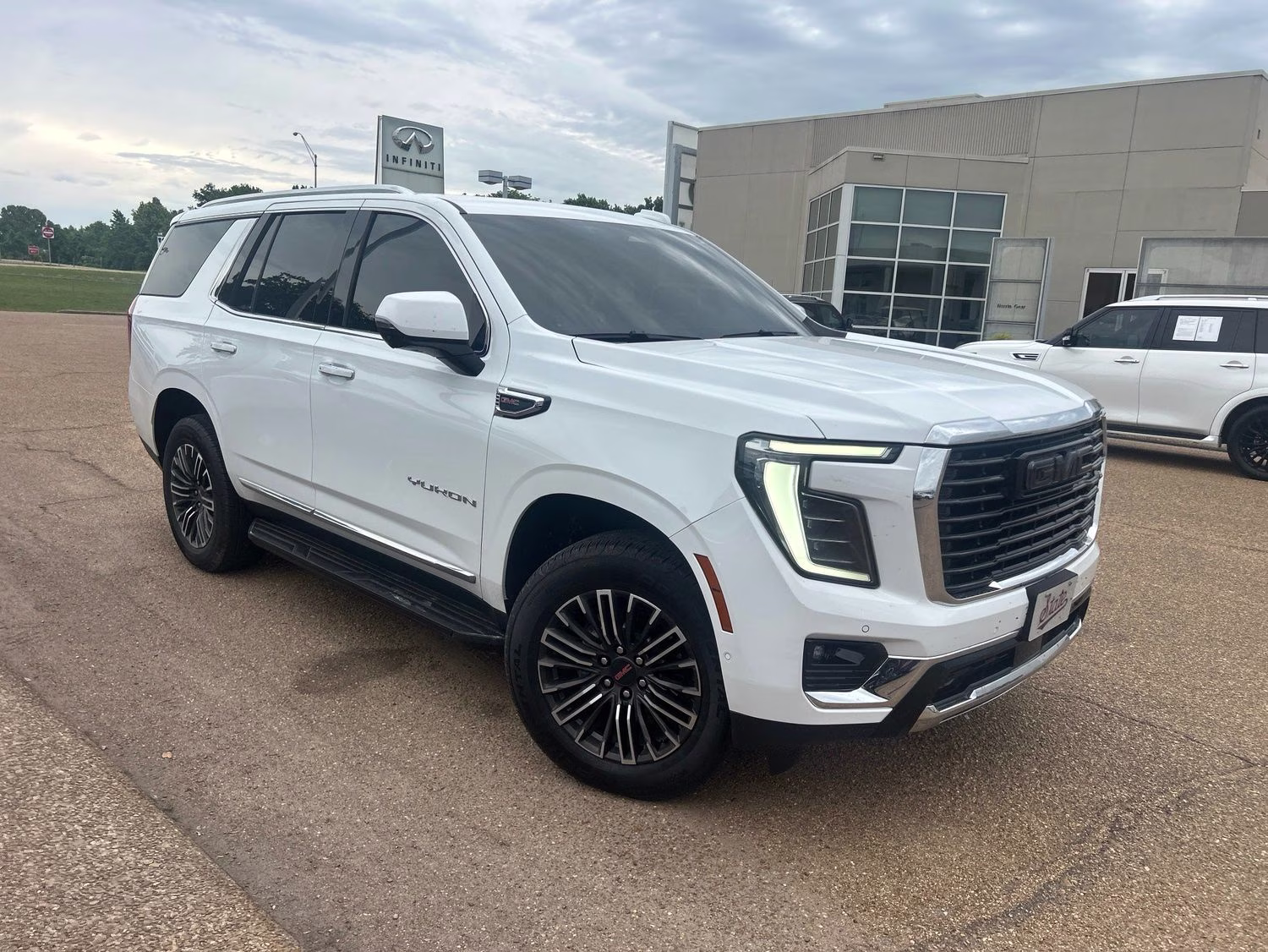 2025 Summit White GMC Yukon Elevation 4X4 SUV