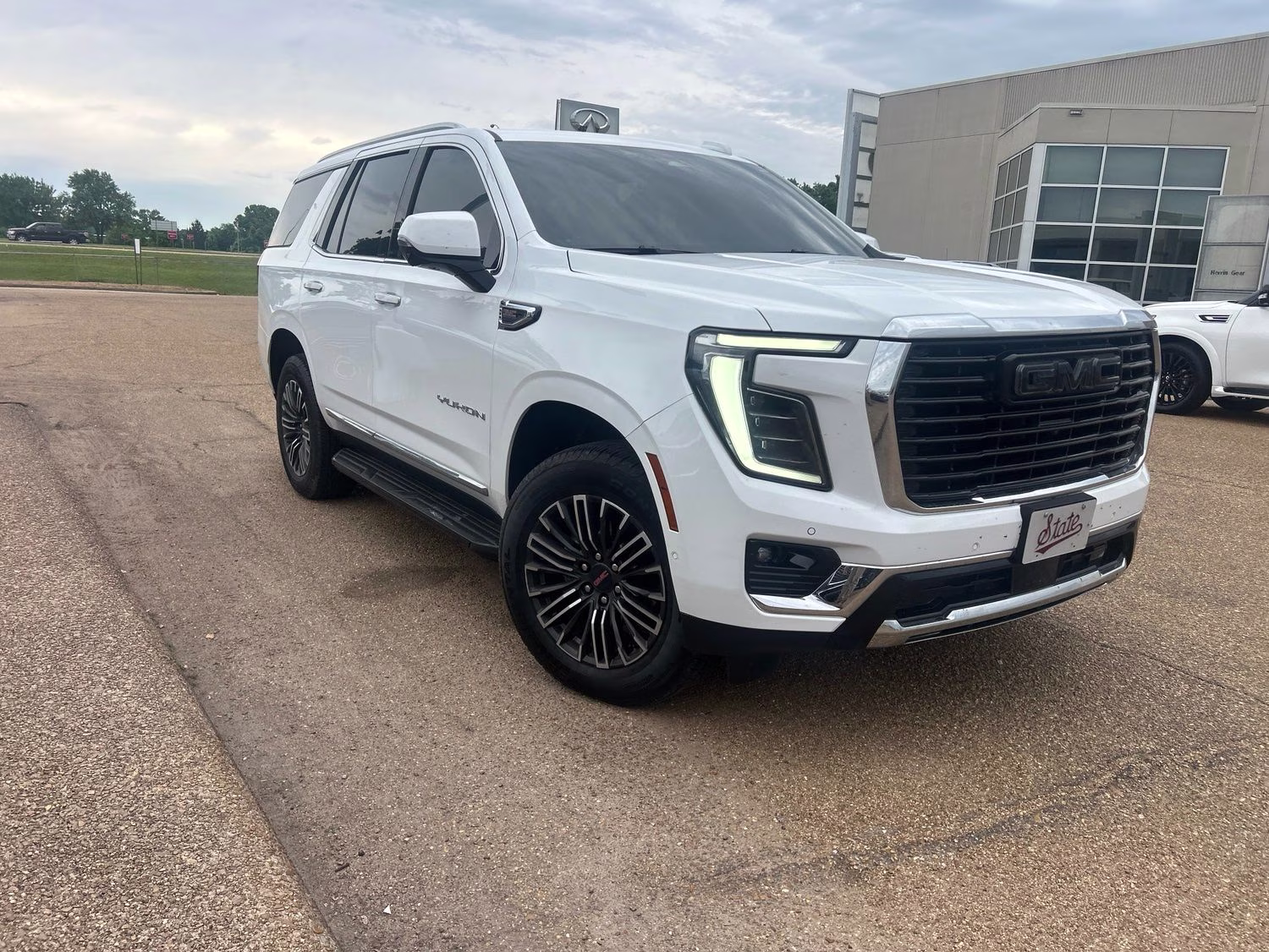 2025 Summit White GMC Yukon Elevation 4X4 SUV